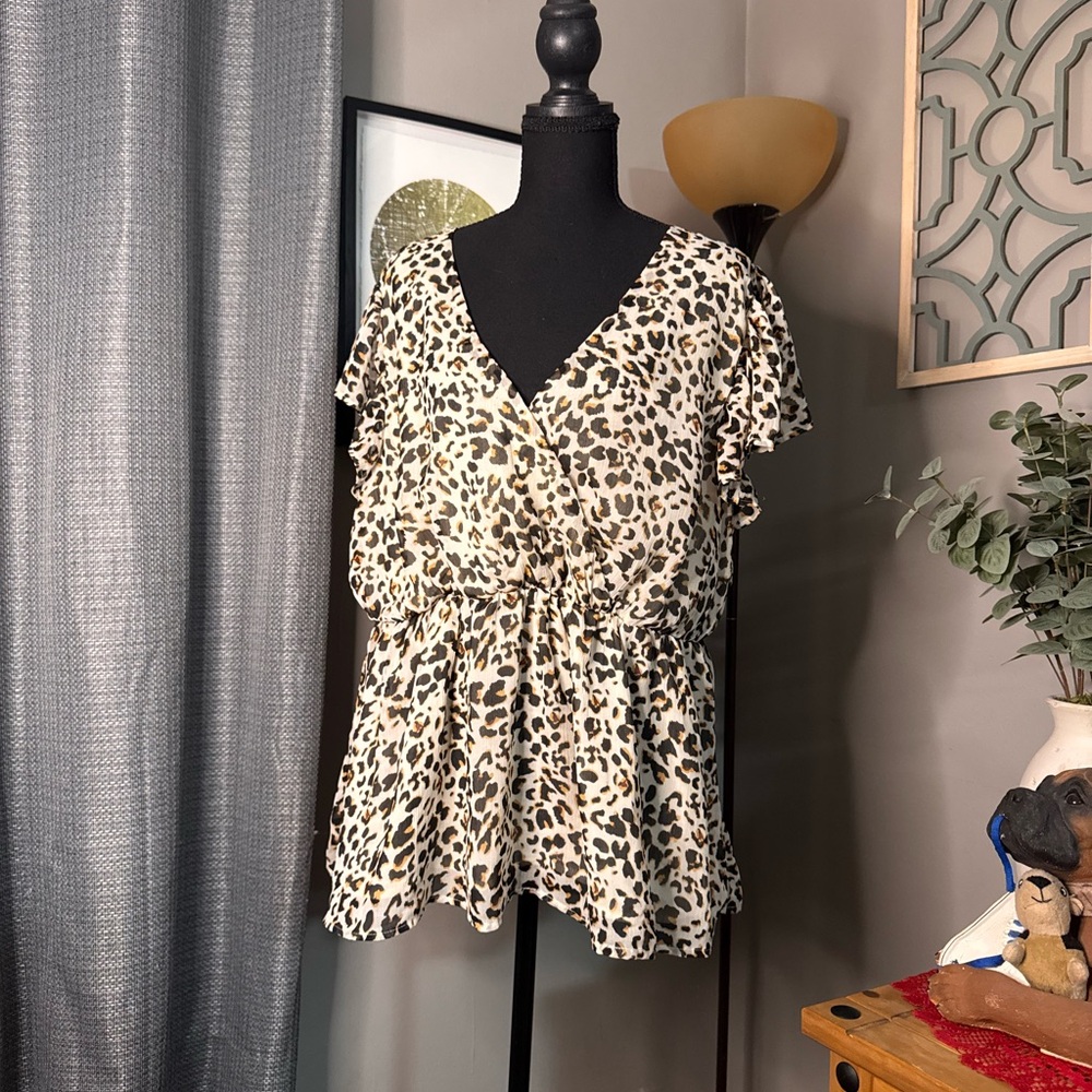 Dizzy Gal V-Neck Leopard Print Blouse